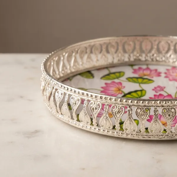 Decorative_Metal_Tray_With_Lotus_Floral_Design