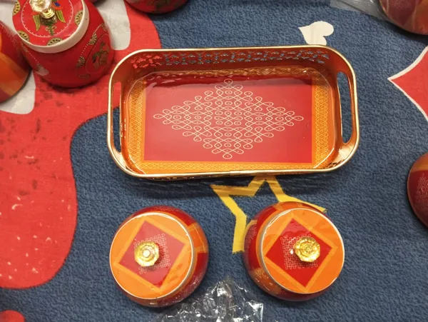 Decorative_Red_And_Gold_Serving_Tray_Set_With_Bowls
