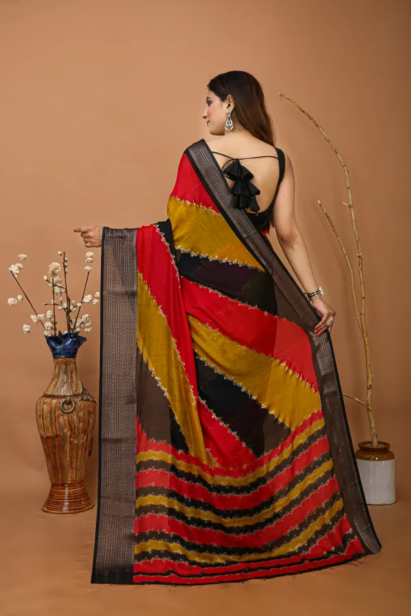 Ragreeti_Lifestyle_Black_And_Red_Georgette_Silk_Blend_Saree_-_Woven_Temple_Border_Bollywood_Printed_Saree_With_Unstitched_Blouse
