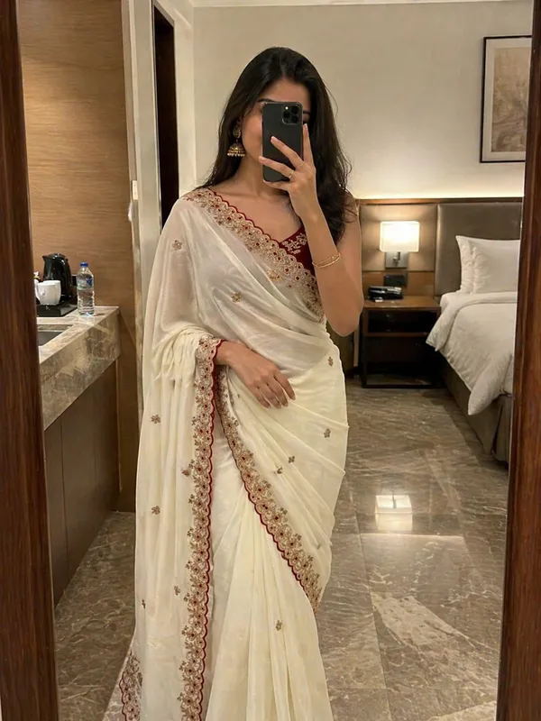 RAGREETI_Embroidered_Bollywood_Chiffon_Saree,_White_and_Maroon,_Floral_Border_with_Blouse_Piece
