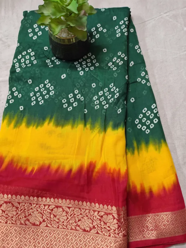 Ragreeti_Lifestyle_Green_and_Yellow_Bandhani_Silk_Saree_|_Traditional_Bandhej_Tie-Dye_Print_with_Contrast_Woven_Zari_Border_&_Floral_Pallu_(Green,_Yellow_&_Red)