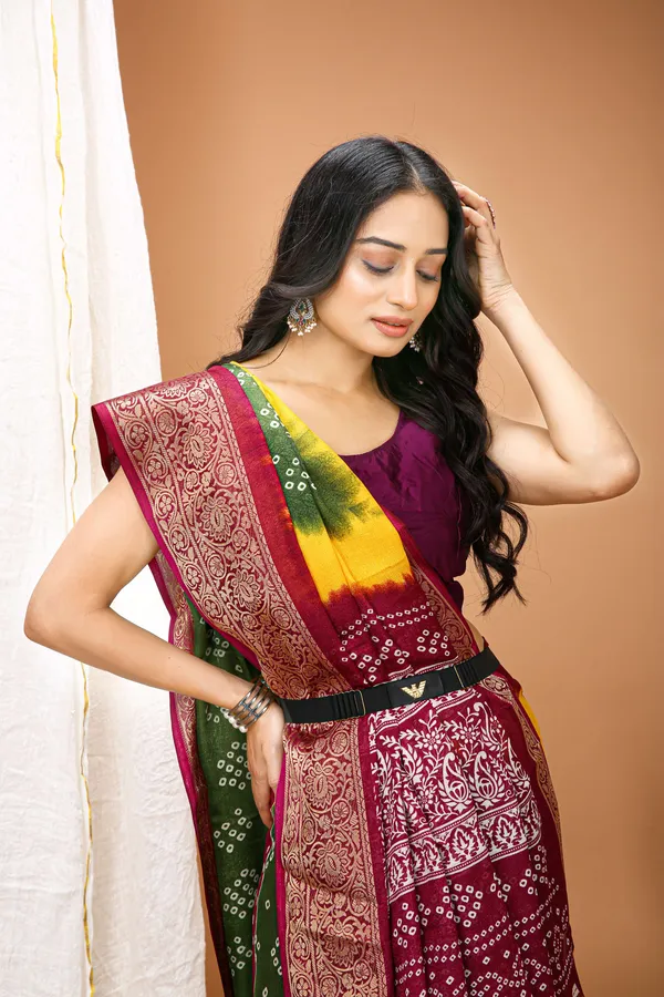 Ragreeti_Lifestyle_Green_and_Yellow_Bandhani_Silk_Saree_|_Traditional_Bandhej_Tie-Dye_Print_with_Contrast_Woven_Zari_Border_&_Floral_Pallu_(Green,_Yellow_&_Wine)