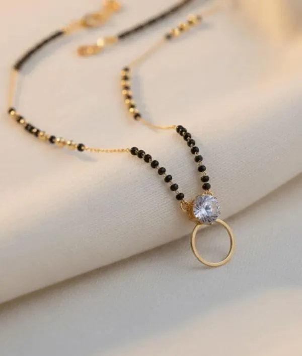 Traditional_Gold_Mangalsutra_Necklace