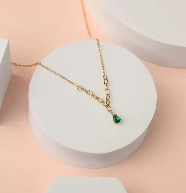 Elegant_Necklace_Jewelry