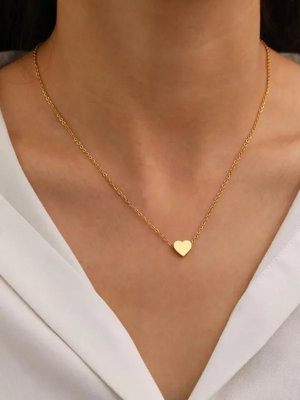 Gold_Toned_Pendant_Necklace_For_Women