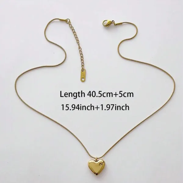 Elegant_Pendant_Set_With_Matching_Earrings