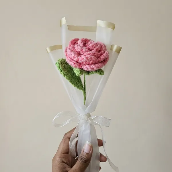 Pink_And_White_Handmade_Crochet_Flower_With_Green_Leaf_Single_Stem_Gift_Wrap