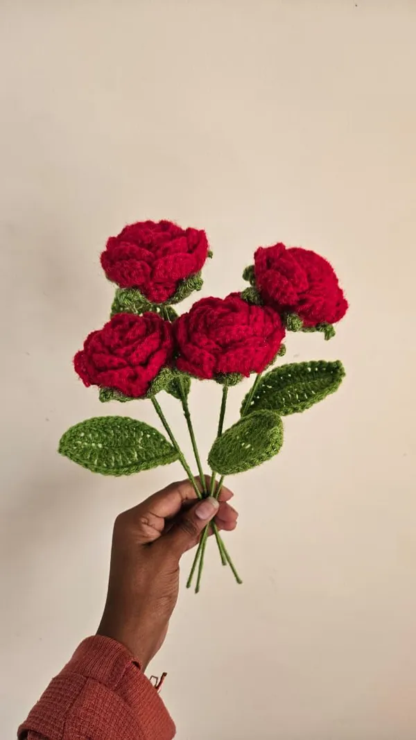 Red_Handmade_Crochet_Flower_Bouquet_Set_Of_4