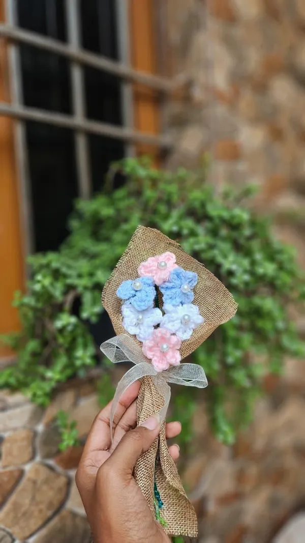 Multicolor_Handcrafted_Burlap_Flower_Bouquet_With_Ribbon