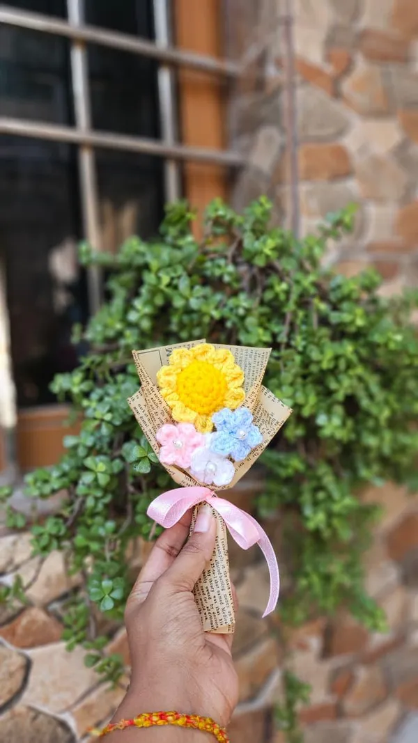 Yellow_Handcrafted_Mini_Flower_Bouquet_With_And_Pastel_Blooms