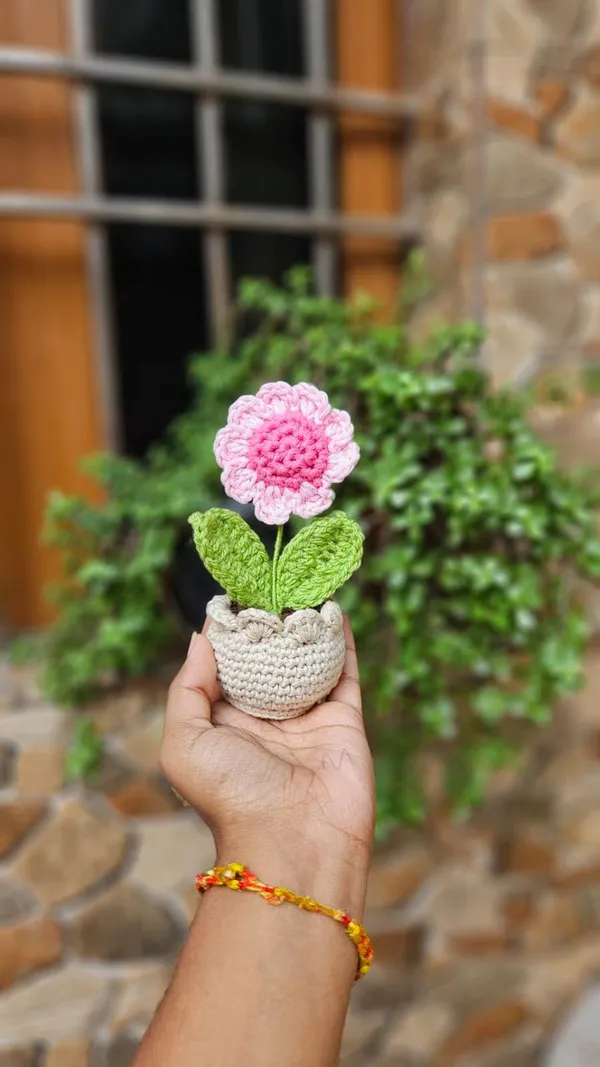 Pink_Handmade_Crochet_Flower_In_Pot