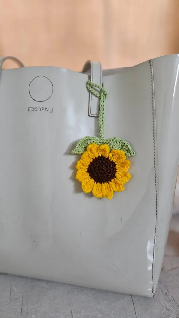 Yellow_Handmade_Crochet_Sunflower_Bag_Charm