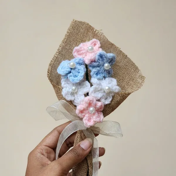 Multicolor_Handcrafted_Burlap_Flower_Bouquet_With_Ribbon