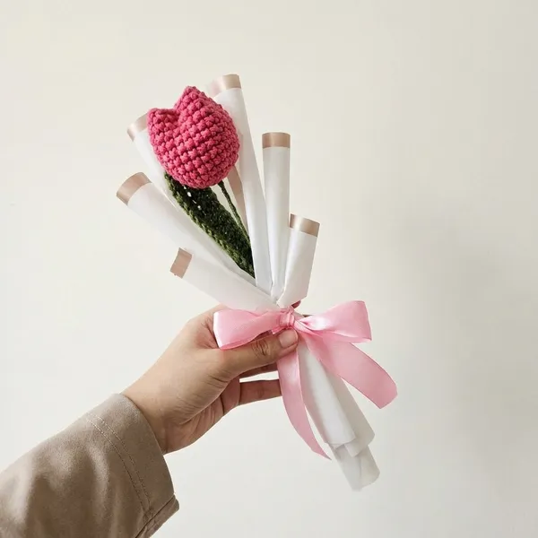 Red_Handmade_Crochet_Tulip_Flower_With_Gift_Wrapping