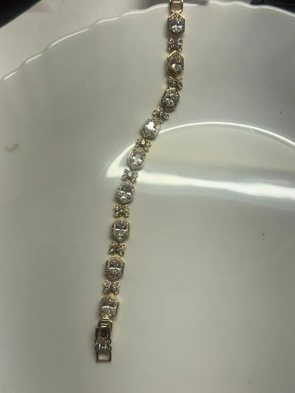Chamki_Aurora_Beautiful_Bracelet