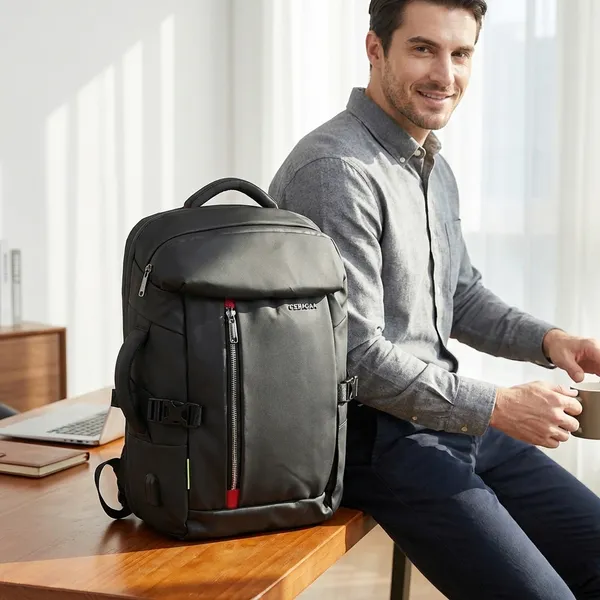 Black_Matte_Travel_Bag_For_Men_And_Women