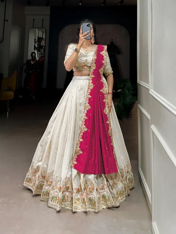 Chinnon_Silk_Traditional_Motiff_Embroidered_Lehenga_Choli_With_Dupatta_Set