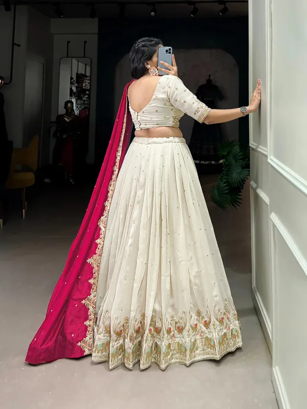 Chinnon_Silk_Traditional_Motiff_Embroidered_Lehenga_Choli_With_Dupatta_Set