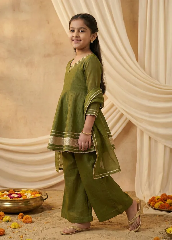 Crunchy_Silk_Solid_Flared_Kurta_Palazzo_Set