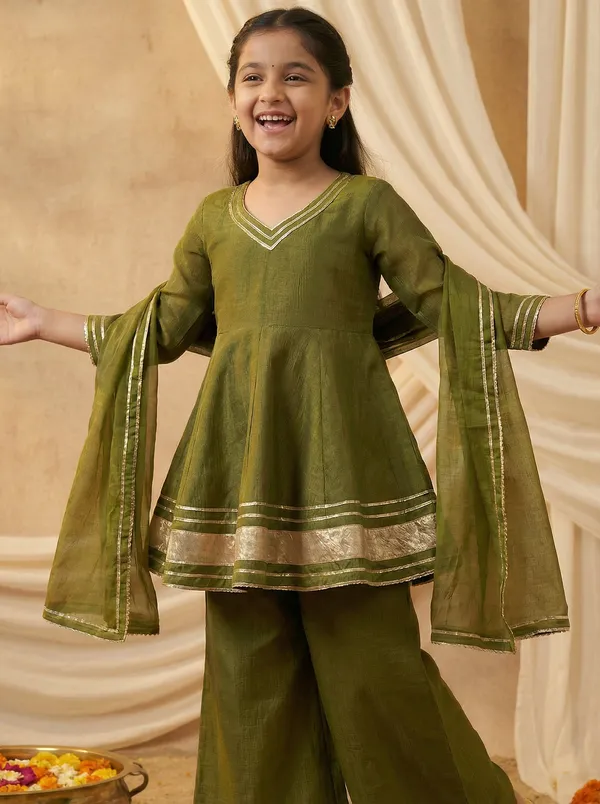 Crunchy_Silk_Solid_Flared_Kurta_Palazzo_Set