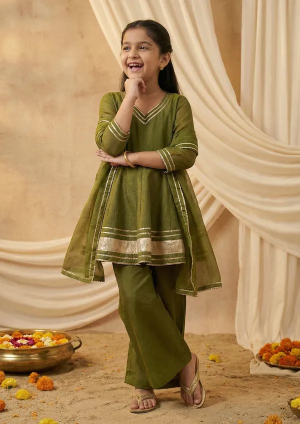 Crunchy_Silk_Solid_Flared_Kurta_Palazzo_Set
