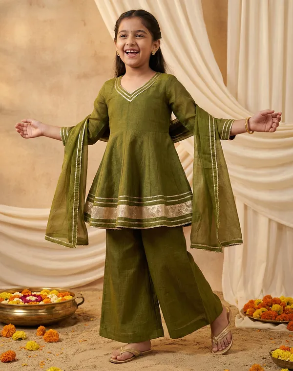 Crunchy_Silk_Solid_Flared_Kurta_Palazzo_Set