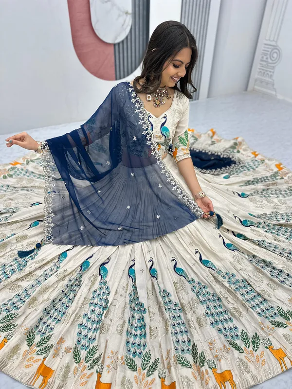 Chinon_Silk_Traditional_Motif_Embroidered_Lehenga_Choli_With_Dupatta_Set