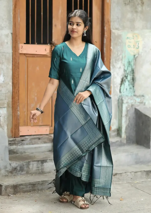 Kanchipuram_Silk_Woven_Motiff_Kurta_Pant_Set