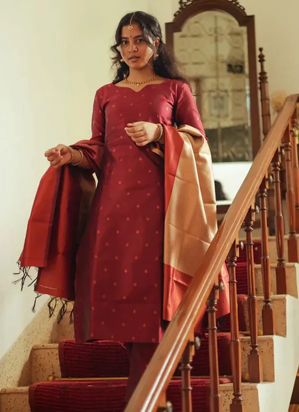 Kanchipuram_Silk_Woven_Motiff_Kurta_Pant_Set
