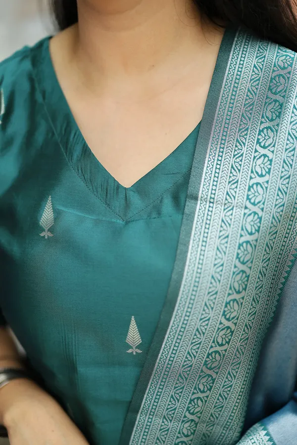 Kanchipuram_Silk_Woven_Motiff_Kurta_Pant_Set