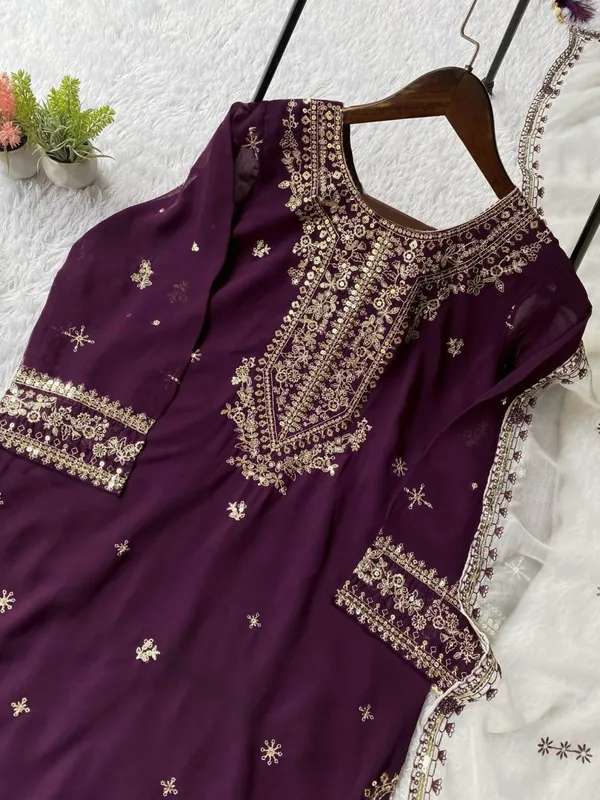 Pure_Georgette_Sequins_Embroidered_Lucknowi_Kurta_Pant_Set