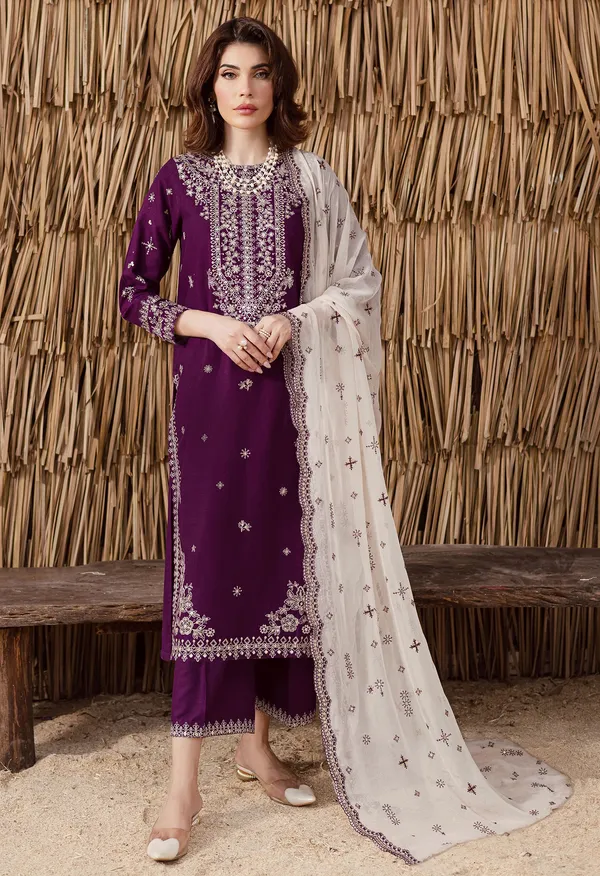 Pure_Georgette_Sequins_Embroidered_Lucknowi_Kurta_Pant_Set
