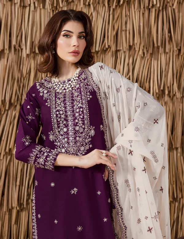 Pure_Georgette_Sequins_Embroidered_Lucknowi_Kurta_Pant_Set