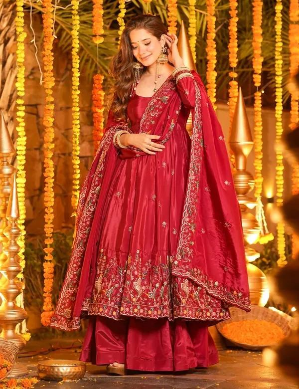 Pure_Silk_Floral_Motif_Embroidered_Anarkali_Kurta_Palazzo_Set