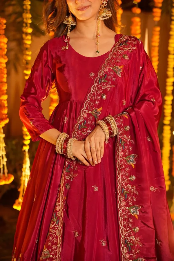 Pure_Silk_Floral_Motif_Embroidered_Anarkali_Kurta_Palazzo_Set