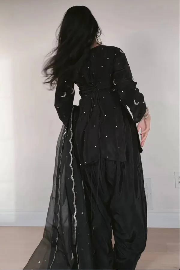 Pure_Silk_Traditional_Motiff_Embroidered_Farshi_Salwar_Suit_Set