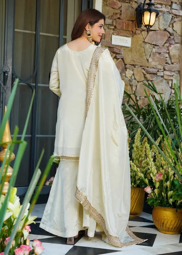 Pure_Silk_Velvet_Traditional_Motif_Embroidered_Kurta_Palazzo_Set