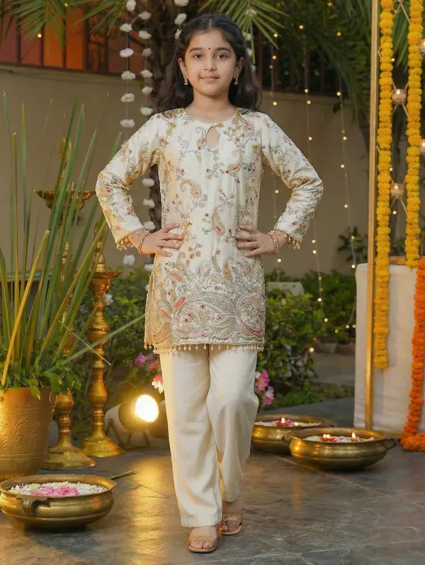 Pure_Silk_Traditional_Motif_Designer_Kurta_Set