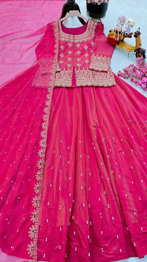 Shimmer_Silk_Traditional_Motif_Embroidered_Kurta_Lehenga_Set