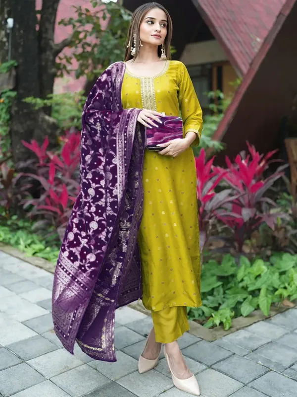 Art_Silk_Woven_Motif_Embroidered_Kurta_Set_With_Banarasi_Dupatta