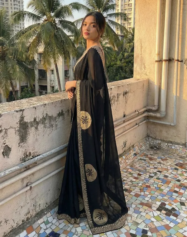 Rangoli_Silk_Embroidered_Saree_With_Banarasi_Silk_Blouse_Piece
