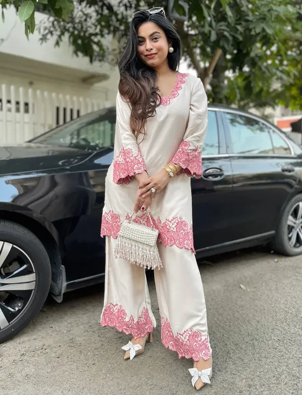 Cotton_Blend_Floral_Thread_Embroidered_Co-Ord_Set