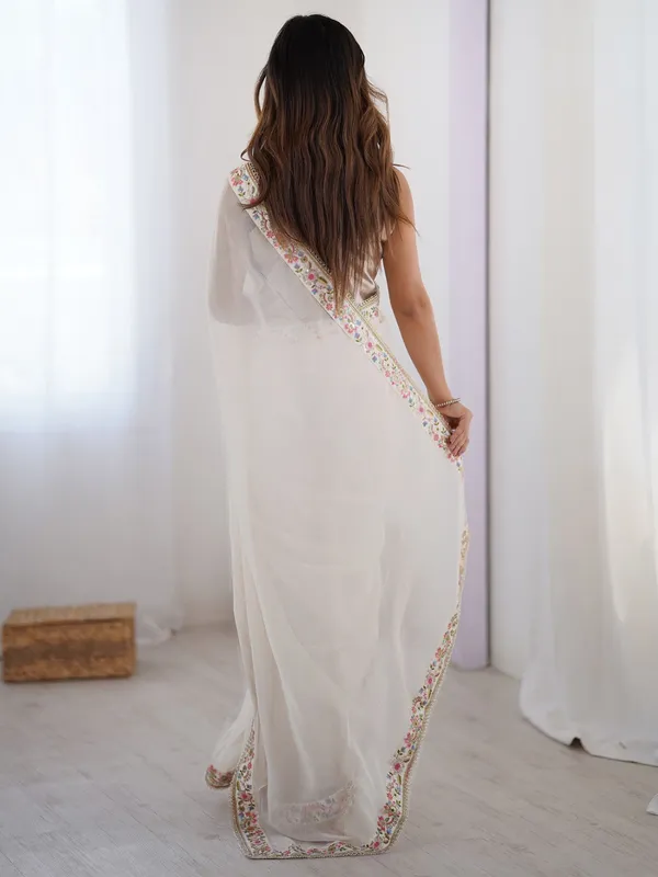 Pure_Georgette_Floral_Embroidered_Saree_With_Satin_Blouse_Piece