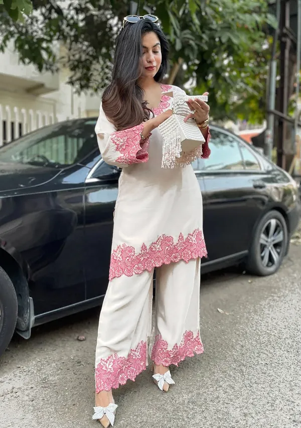 Cotton_Blend_Floral_Thread_Embroidered_Co-Ord_Set