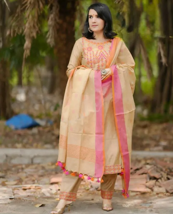 Chiku_Embroidered_Handloom_Cotton_Kurta_pant_and_dupatta_set