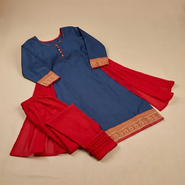 Unstitched_Grey_And_Red_Crepe_SalwarSuit_Set_With_Dupatta_6.5_M
