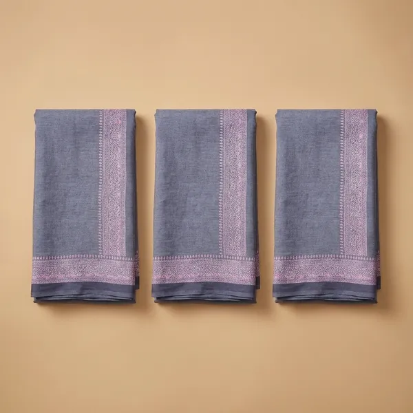Unstitched_Grey_Saish_Soft_Crepe_Unstiched_Saree_With_Pink_Border_(Saree-5_M,_Blouse-_0.8_M)