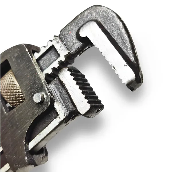 Ziodic_Stillson_Type_Pipe_Wrench,_Induction_Hardened_Teeth,_Dip_Painted_Handle,_Heavy-Duty_For_Industrial,_Construction_Applications