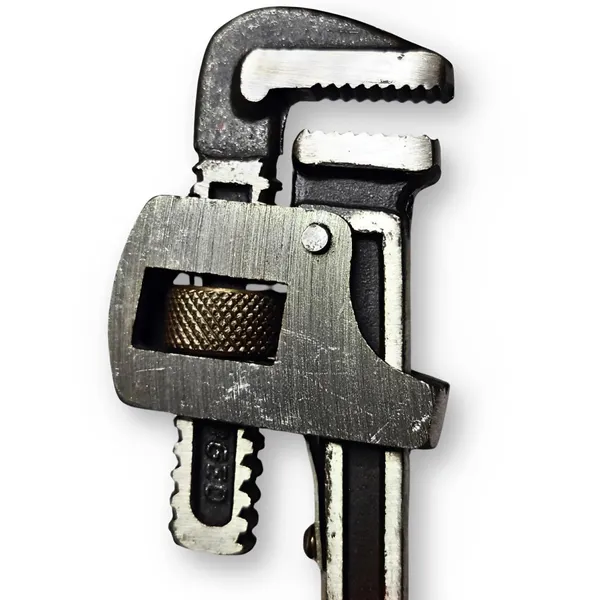 Ziodic_Stillson_Type_Pipe_Wrench,_Induction_Hardened_Teeth,_Dip_Painted_Handle,_Heavy-Duty_For_Industrial,_Construction_Applications