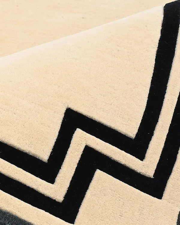 Beige_Frame_Hand_Tufted_Wool_Rug